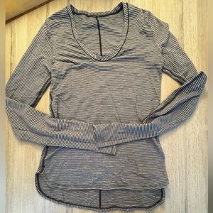 Lululemon Gray Striped Long Sleeve Scoop Neck Shirt with thumb holes. Size 6